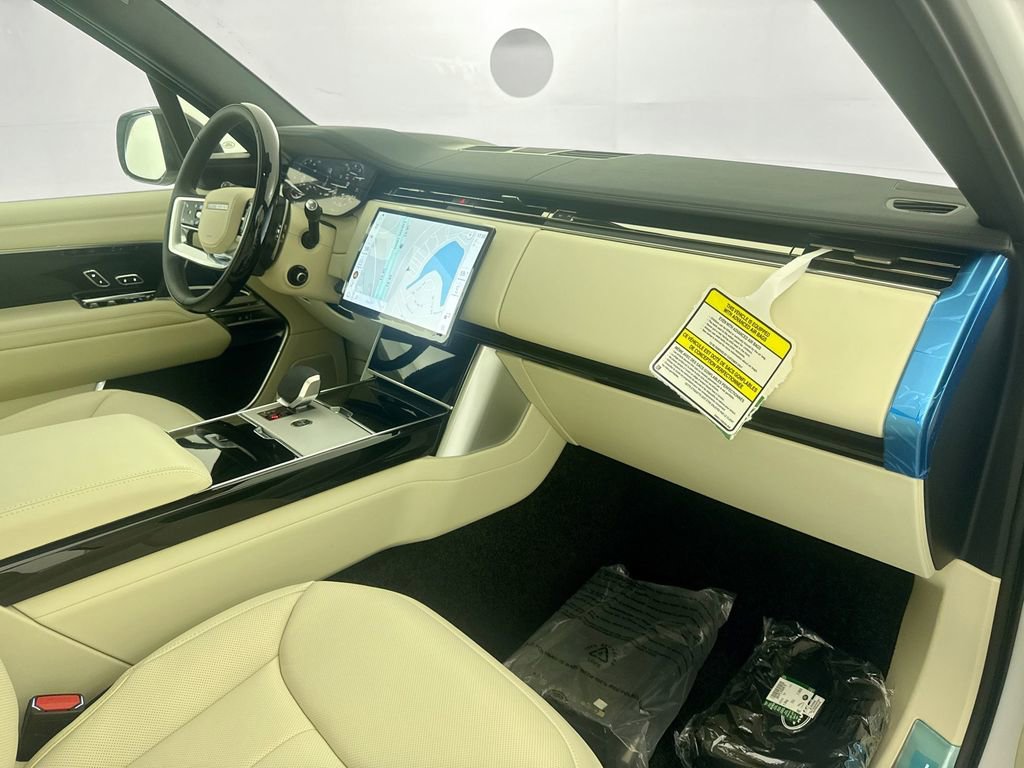 New 2026 Land Rover Range Rover Long Wheelbase SE image 28