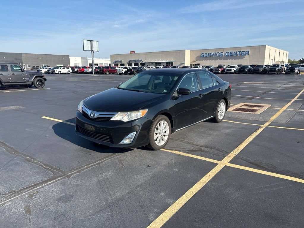 Used 2014 Toyota Camry XLE w/ Leather Package FWD image 4