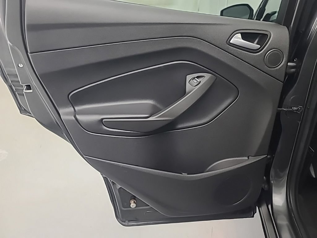 Used 2017 Ford Escape Titanium AWD/4WD image 19