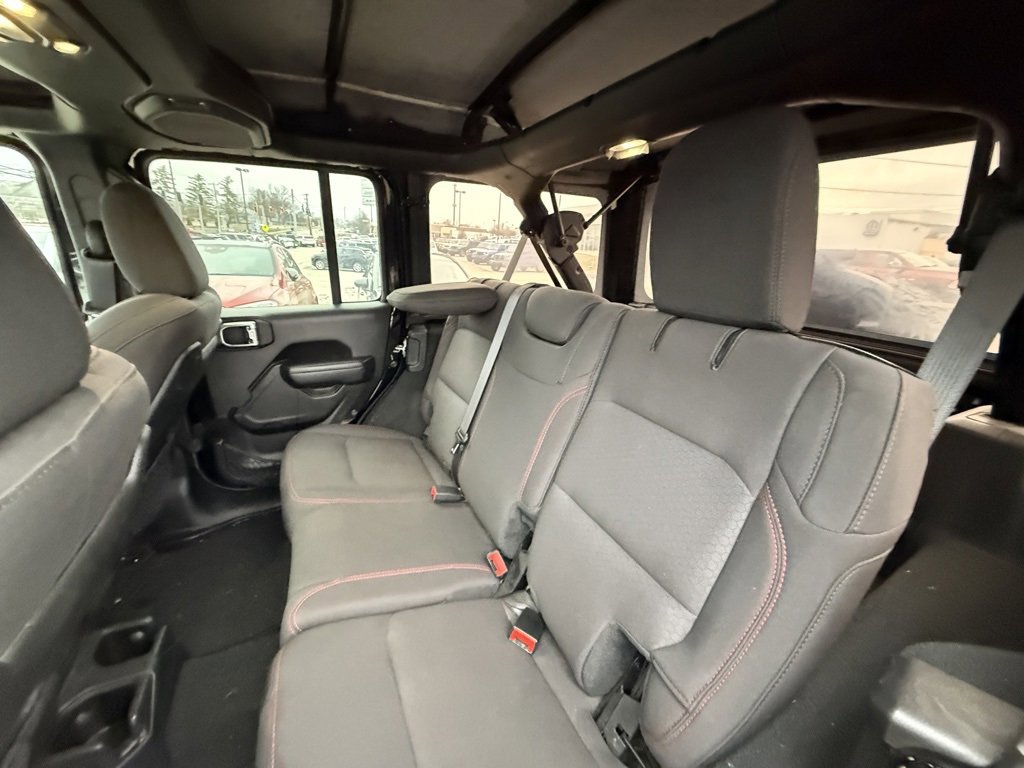 Used 2022 Jeep Wrangler Unlimited Rubicon w/ Cold Weather Group image 26