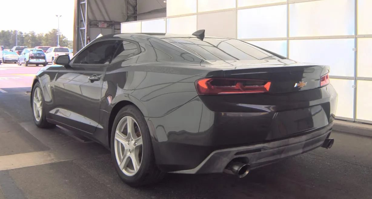 Used 2016 Chevrolet Camaro LT RWD image 4