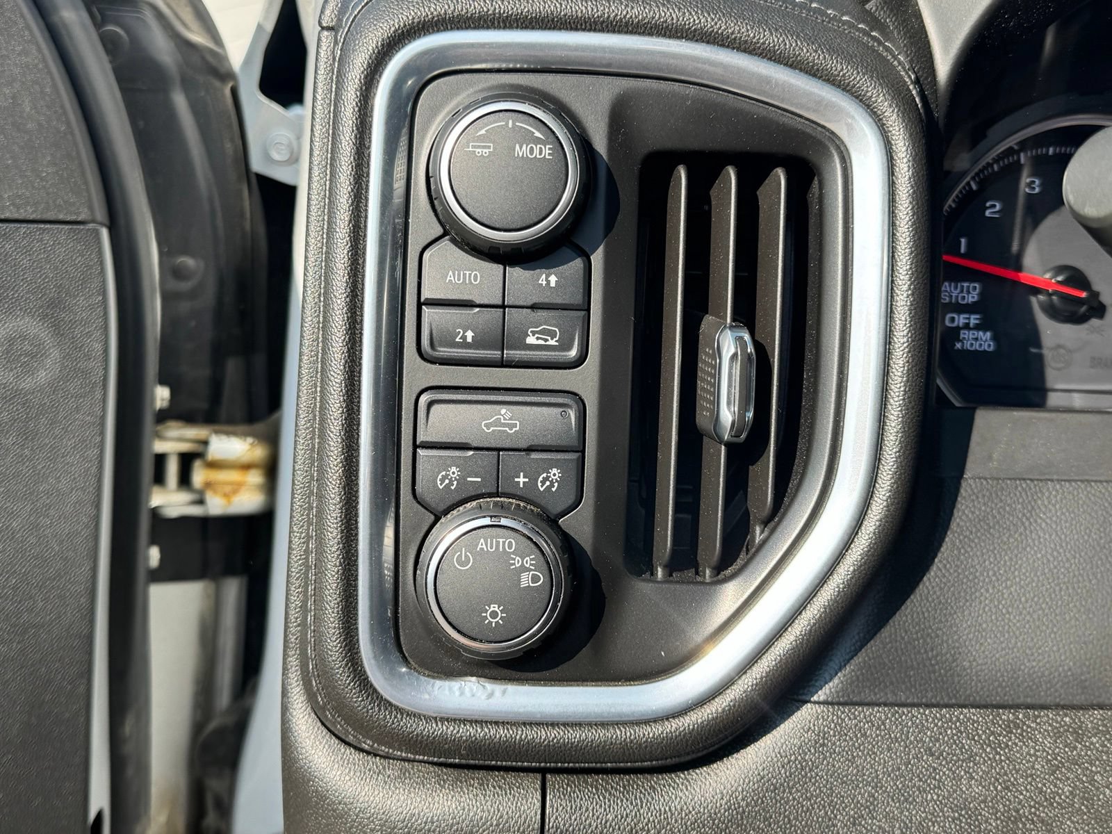 Used 2021 Chevrolet Silverado 1500 LT w/ Work Truck Package AWD/4WD image 32