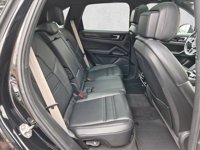 Used 2023 Porsche Cayenne S AWD/4WD image 19