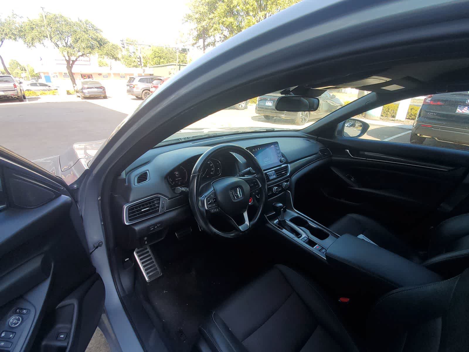 Used 2019 Honda Accord Sport image 2