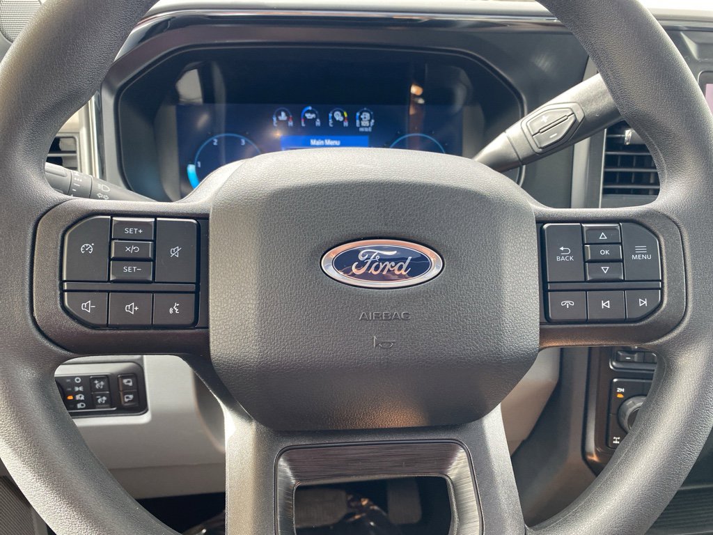 New 2026 Ford F350 XLT w/ XLT Premium Package AWD/4WD image 8