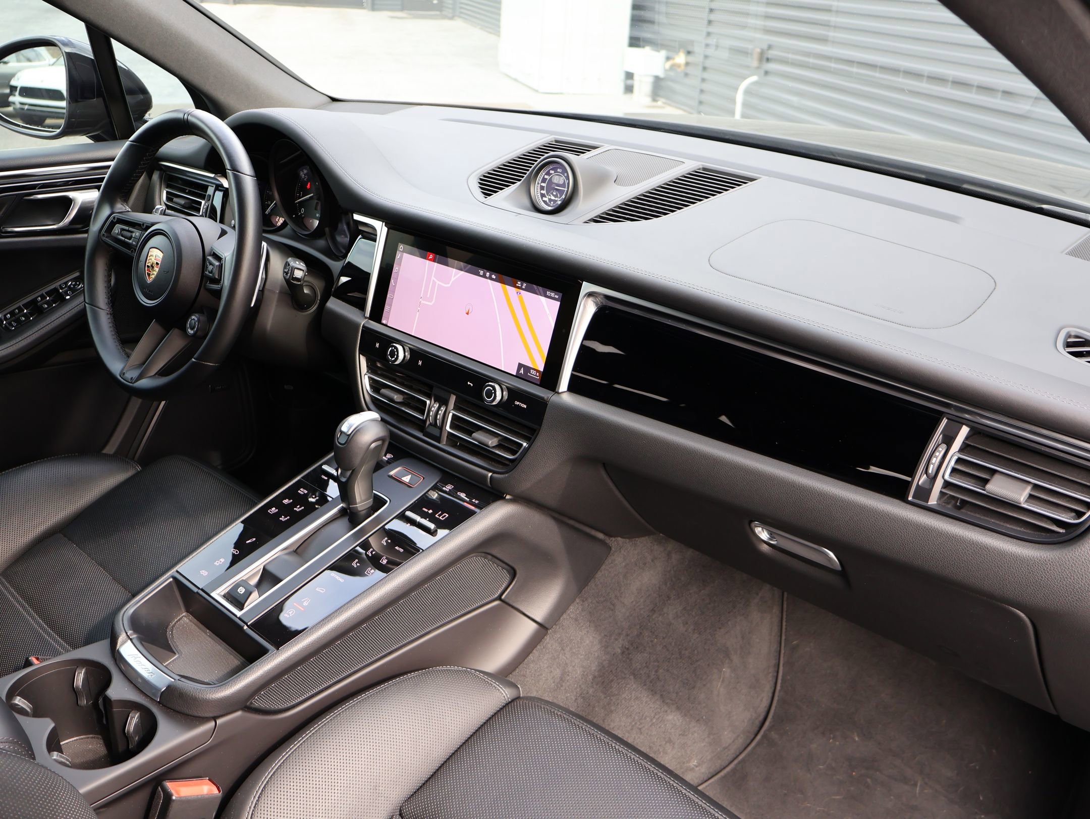 Certified 2024 Porsche Macan GTS image 28