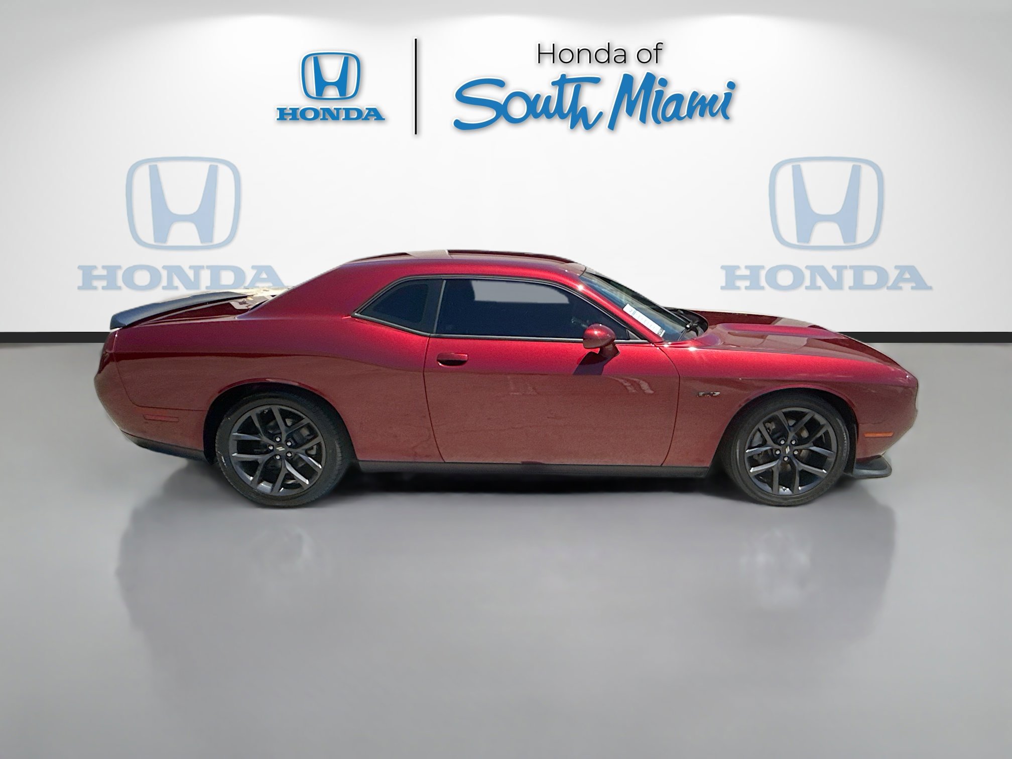Used 2023 Dodge Challenger R/T w/ Blacktop Package image 8