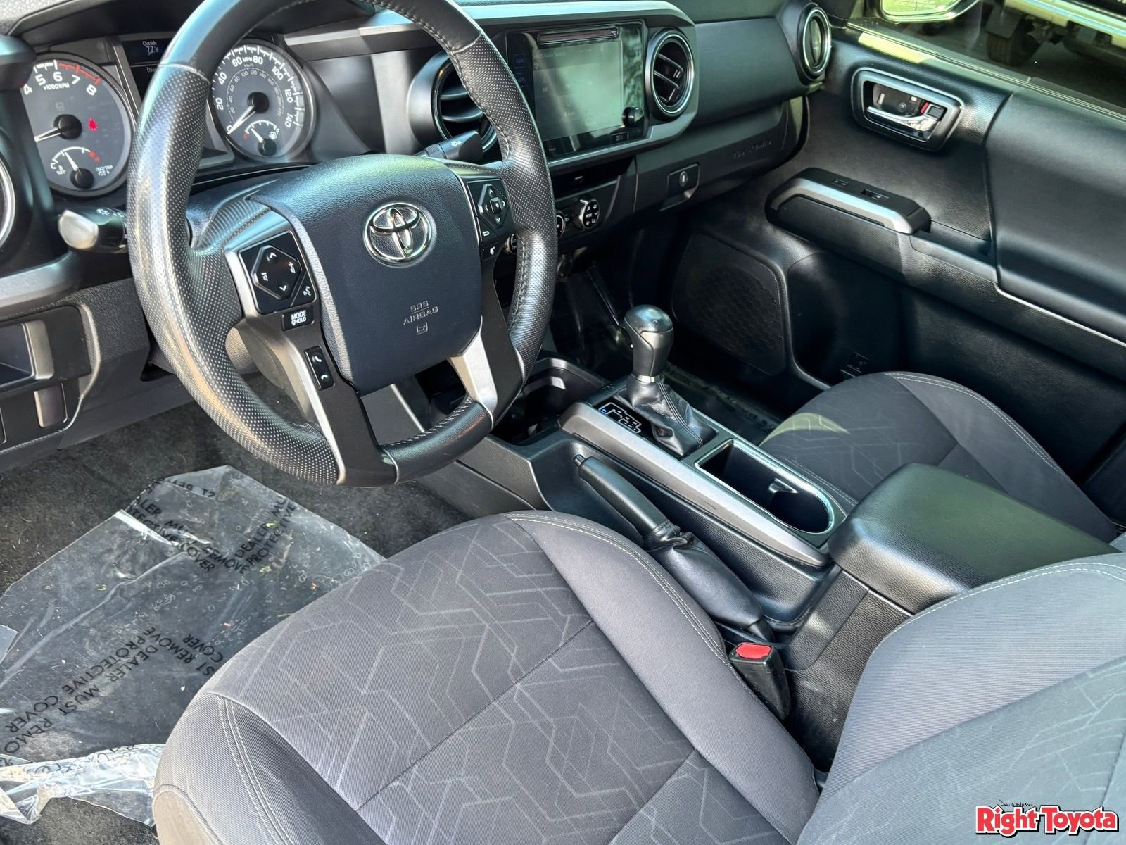 Certified 2016 Toyota Tacoma TRD Off-Road w/ Towing Package RWD image 19