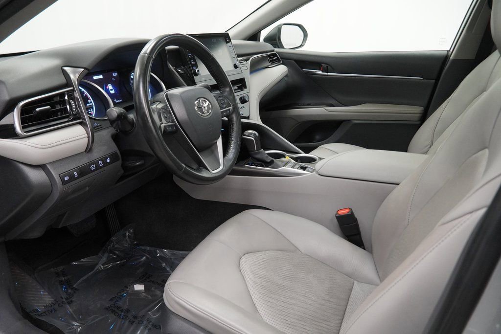 Used 2023 Toyota Camry XLE w/ Cold Weather Package image 19