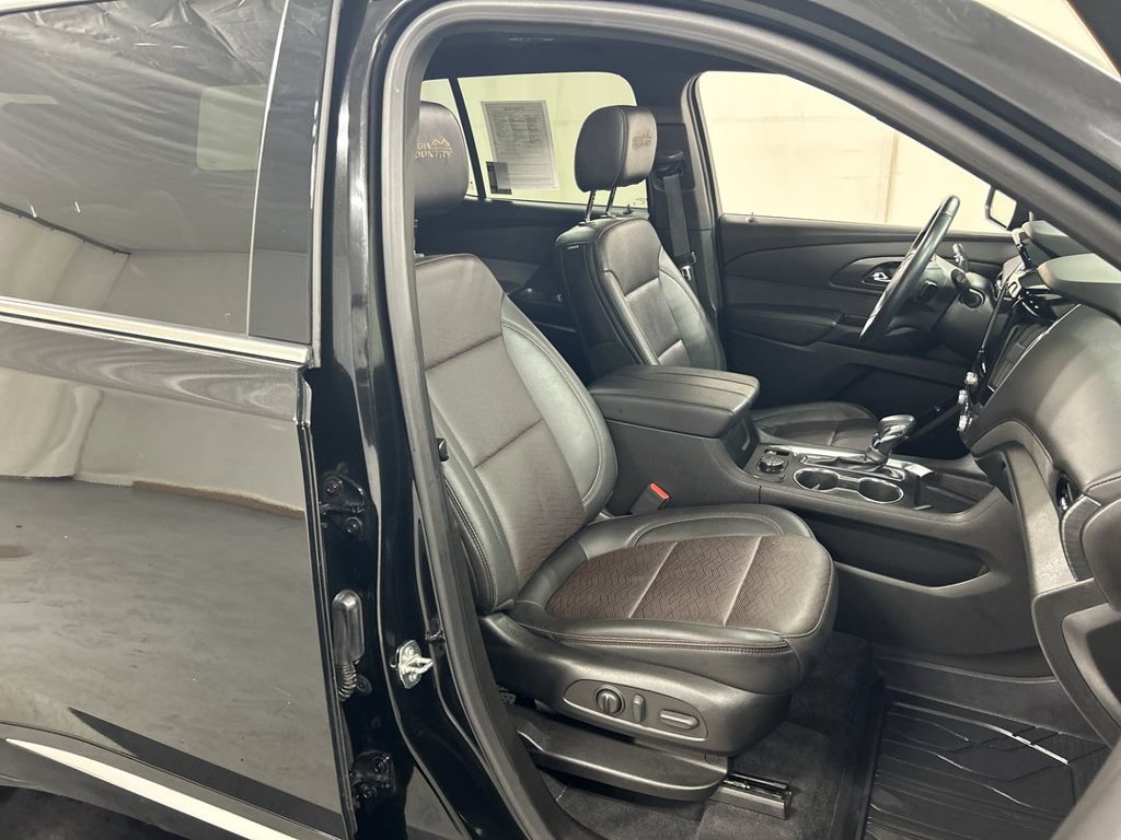 Used 2023 Chevrolet Traverse High Country w/ LPO, Floor Liner Package AWD/4WD image 24