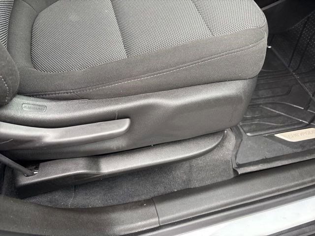 Used 2023 Chevrolet Traverse LT image 42