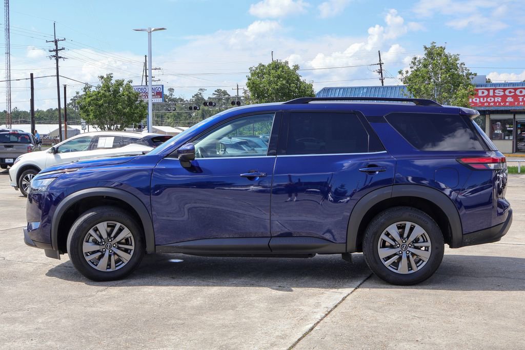 Used 2025 Nissan Pathfinder SV FWD image 26