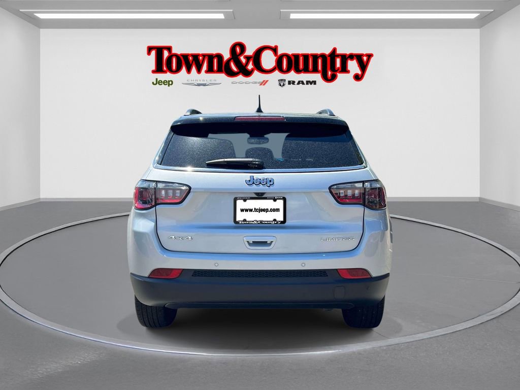 Used 2025 Jeep Compass Limited AWD/4WD image 8