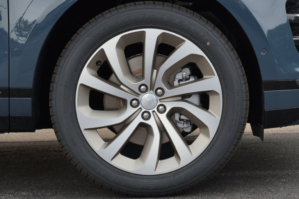 New 2026 Land Rover Range Rover Evoque Hoxton AWD/4WD image 8