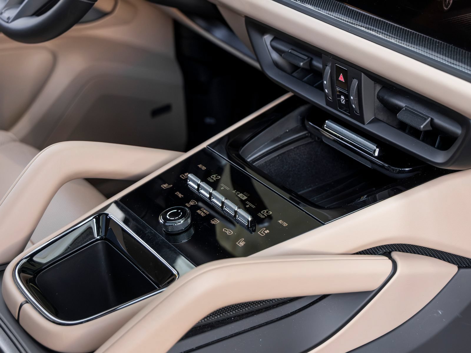 Certified 2025 Porsche Cayenne GTS AWD/4WD image 67