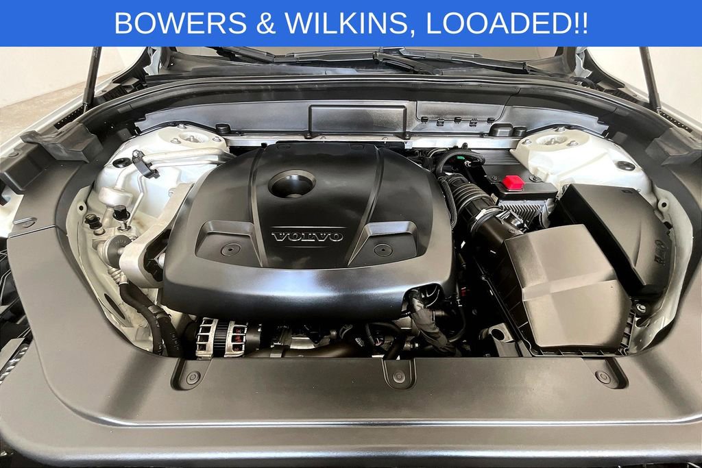 Used 2018 Volvo XC60 T6 R-Design w/ Convenience Package image 12