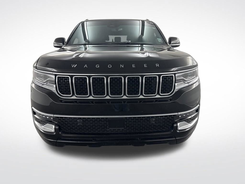 Used 2023 Jeep Wagoneer 4WD w/ Premium Group I image 3