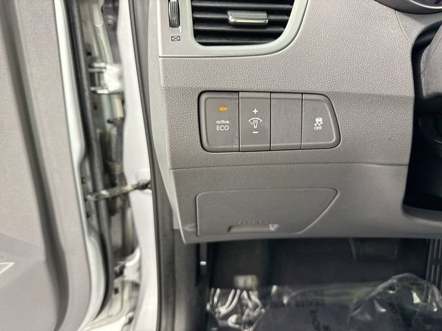 Used 2013 Hyundai Elantra GLS w/ Preferred Pkg FWD image 13