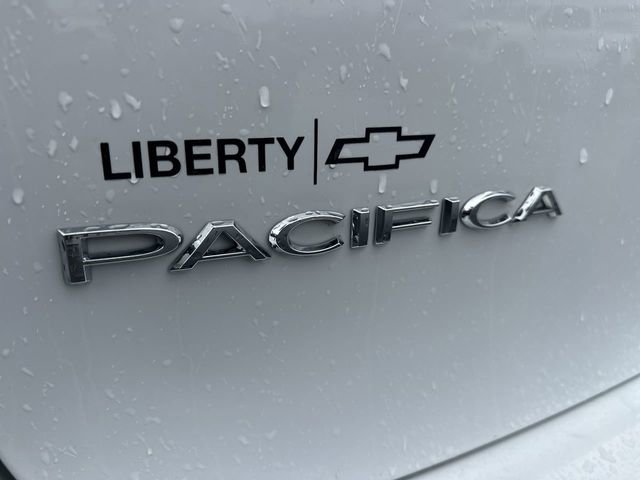 Used 2024 Chrysler Pacifica Limited FWD image 32