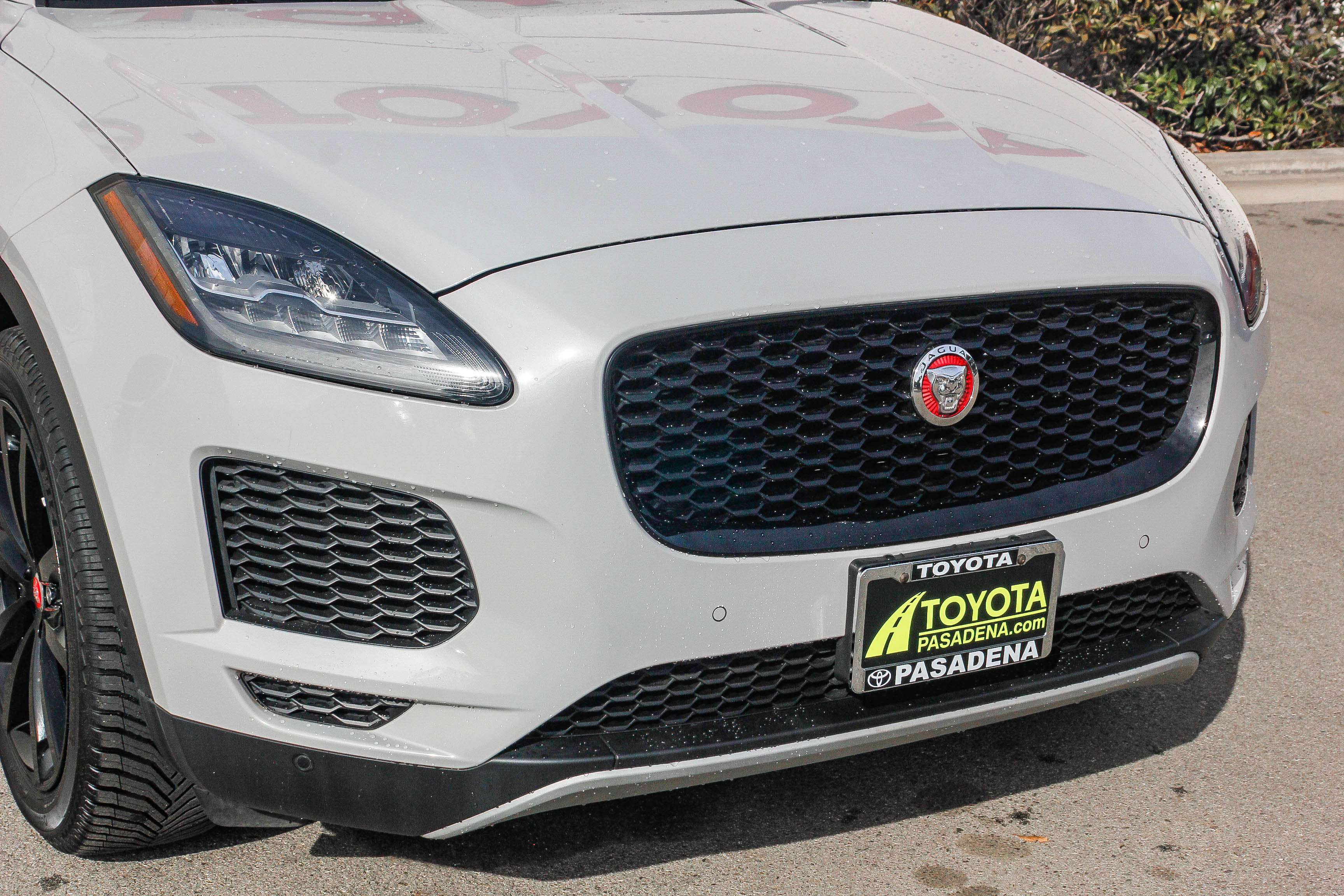 Used 2020 Jaguar E-PACE SE image 5