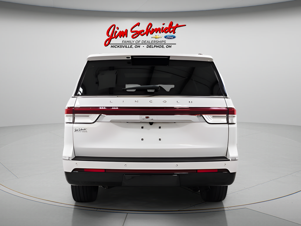 Used 2023 Lincoln Navigator Reserve AWD/4WD image 5