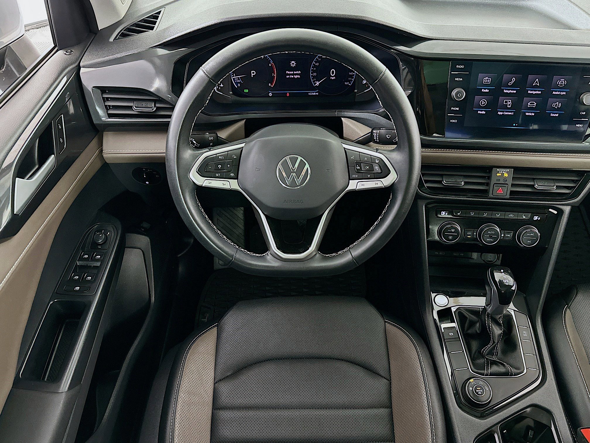 Used 2022 Volkswagen Taos SEL w/ Panoramic Sunroof Package image 23