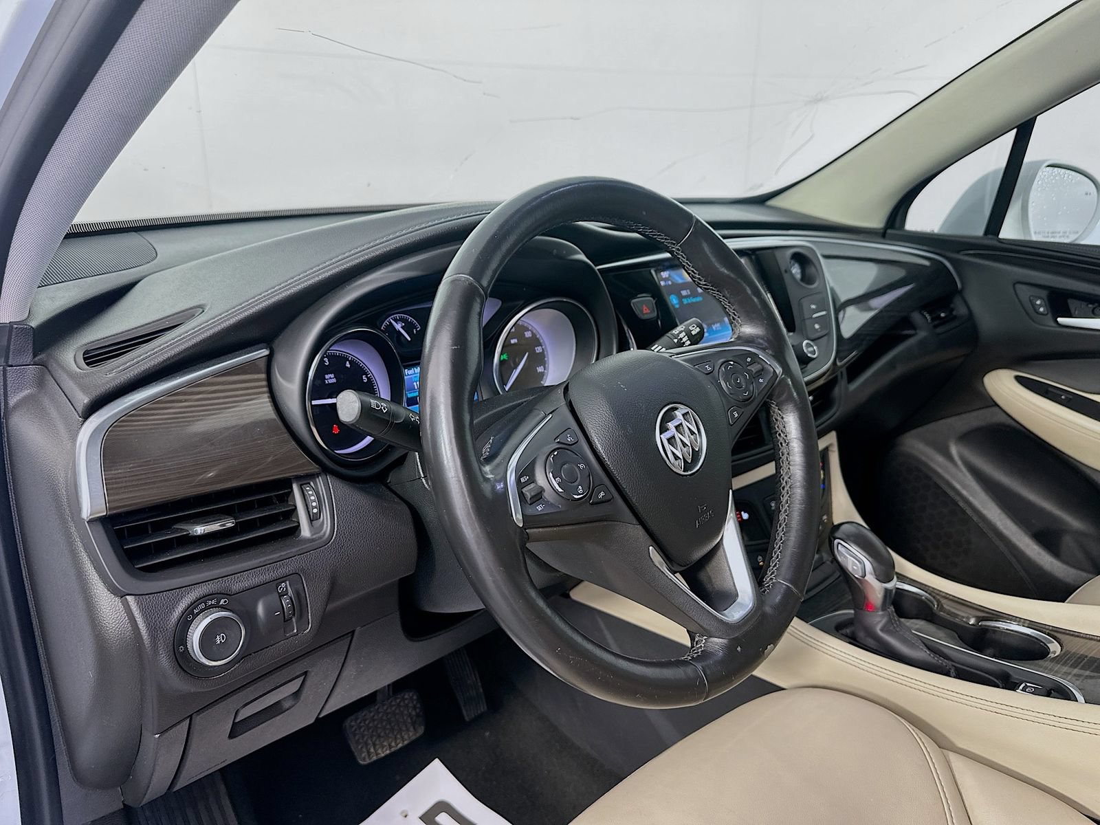 Used 2020 Buick Envision Essence FWD image 9