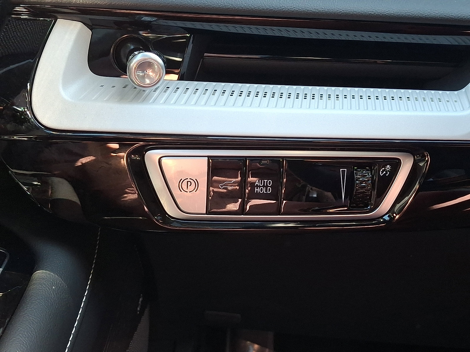 Used 2025 Cadillac Optiq Sport 1 AWD/4WD image 24