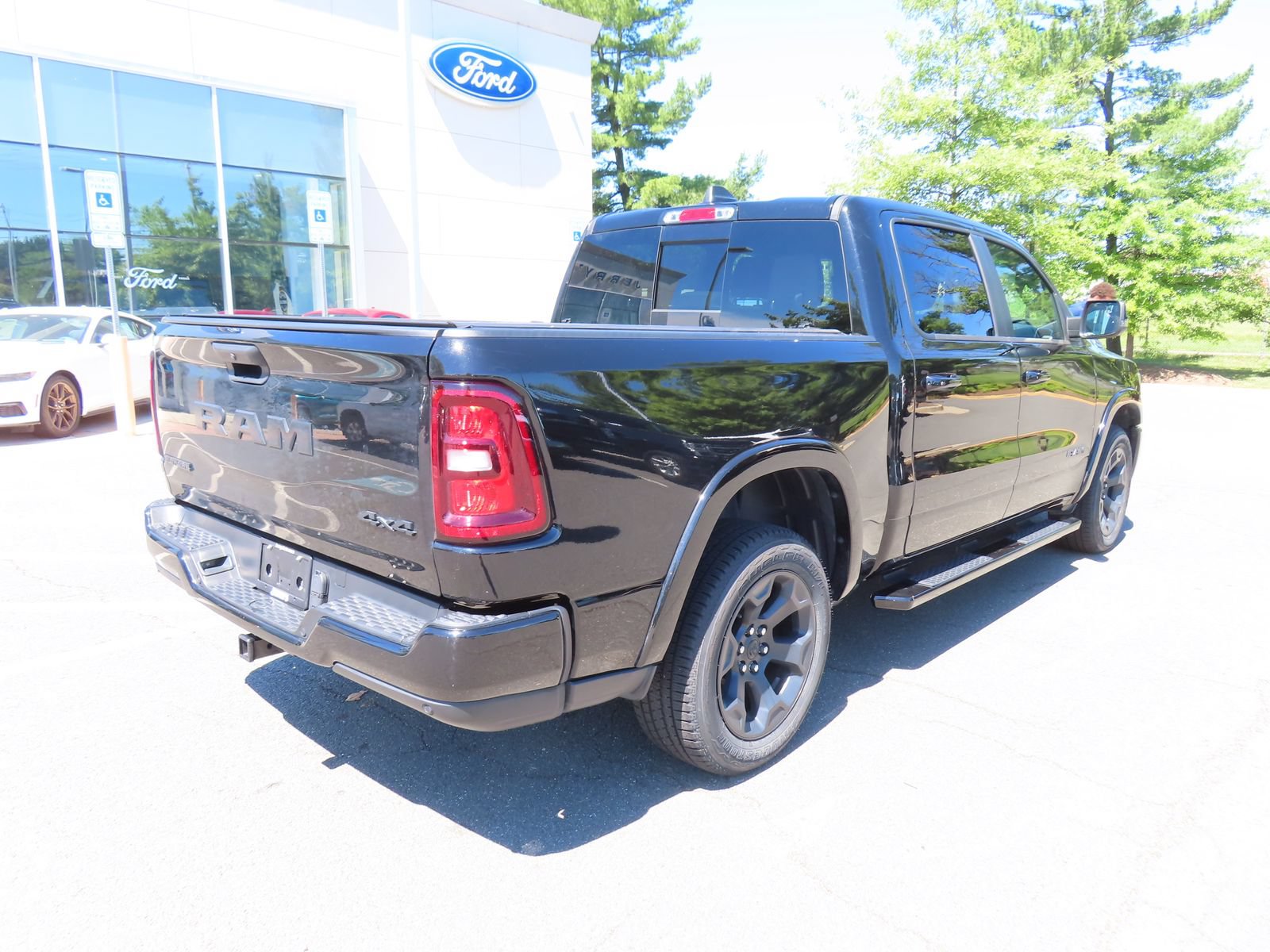 Used 2025 RAM 1500 Big Horn AWD/4WD image 5