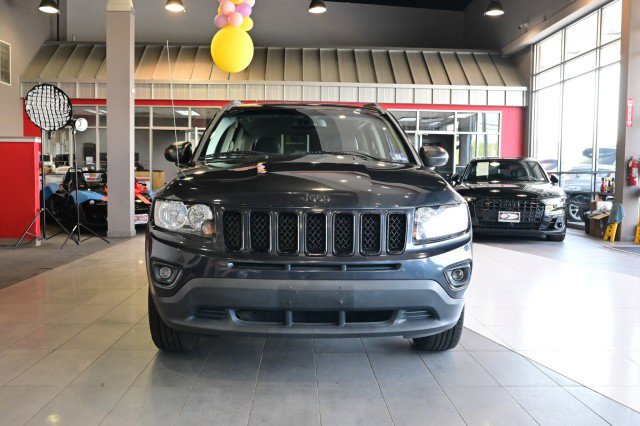 Used 2015 Jeep Compass Sport w/ Power Value Group FWD image 2