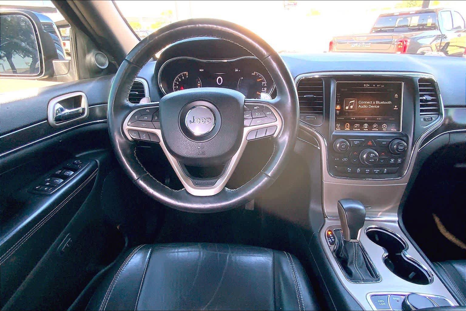 Used 2017 Jeep Grand Cherokee Limited AWD/4WD image 5
