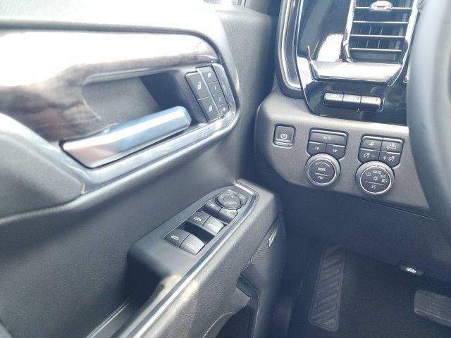 Certified 2025 Chevrolet Silverado 1500 LTZ w/ LTZ Premium Package AWD/4WD image 59