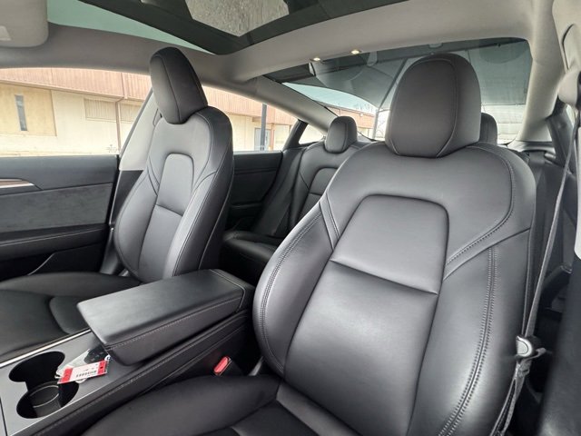 Used 2023 Tesla Model 3 Standard Range image 9