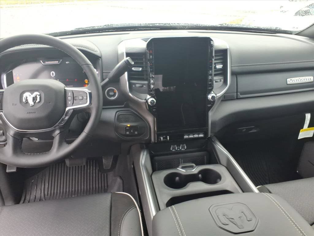 New 2026 RAM 2500 Laramie AWD/4WD image 12