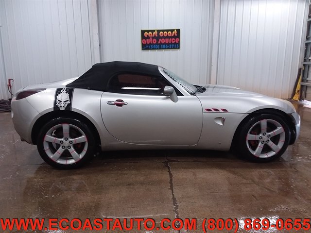 Used 2006 Pontiac Solstice Convertible w/ Power Package RWD image 2