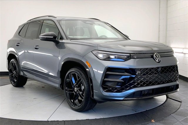 New 2026 Volkswagen Tiguan SE R-Line