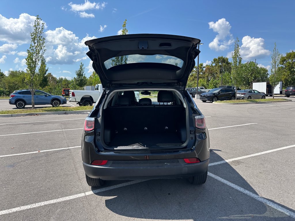 Used 2018 Jeep Compass Latitude w/ Popular Equipment Group AWD/4WD image 16