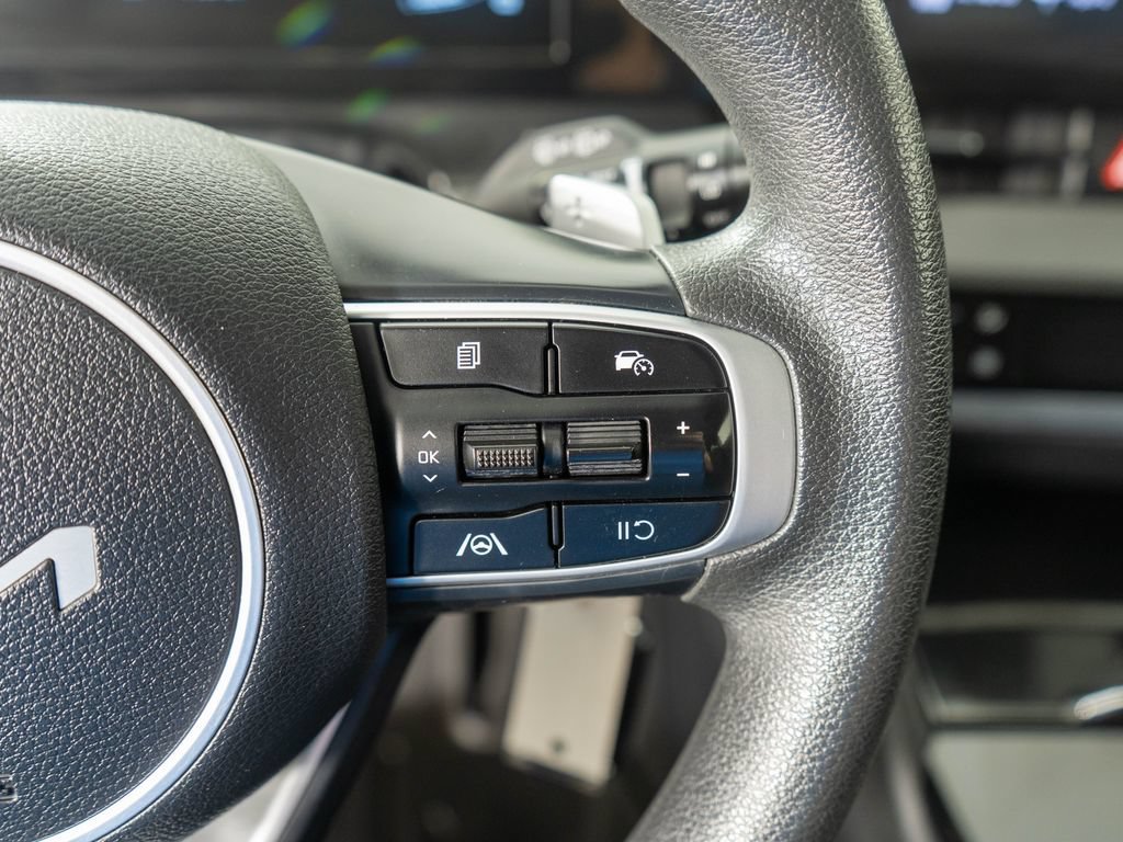 Used 2023 Kia Sportage LX AWD/4WD image 16