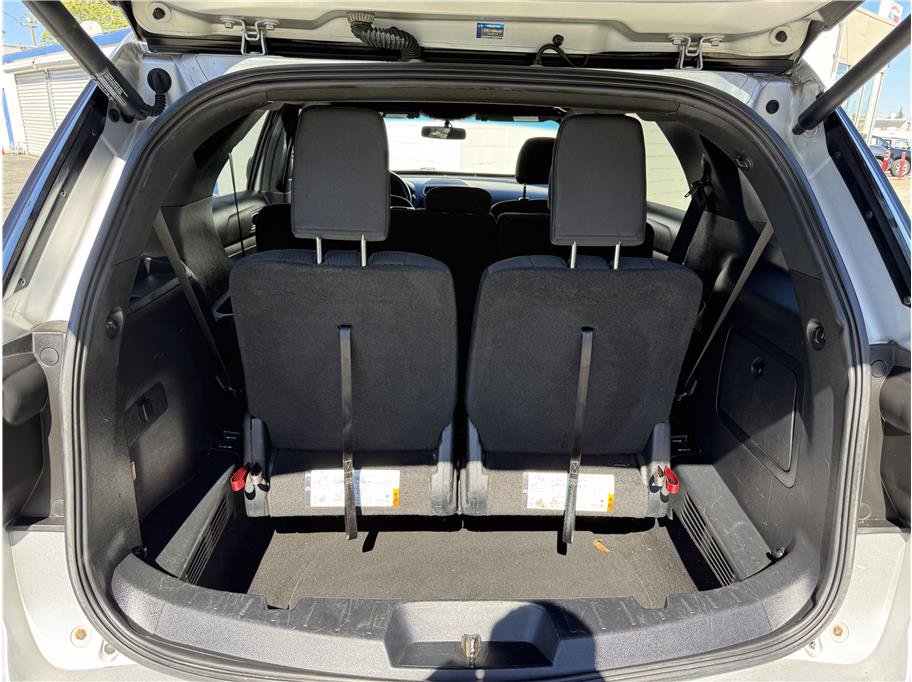 Used 2017 Ford Explorer XLT w/ Equipment Group 201A FWD image 15