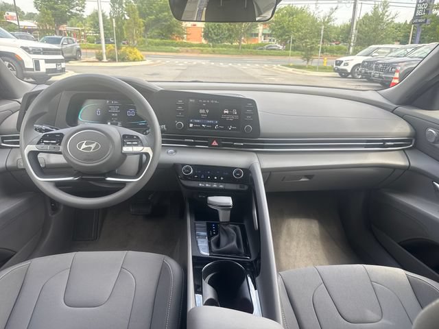 Certified 2026 Hyundai Elantra Hybrid FWD image 12
