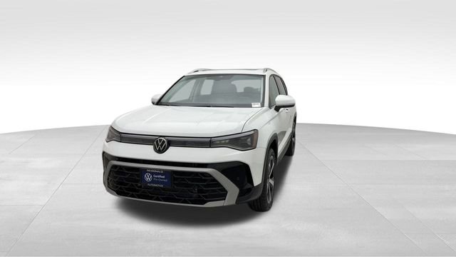 Certified 2025 Volkswagen Taos SEL image 8
