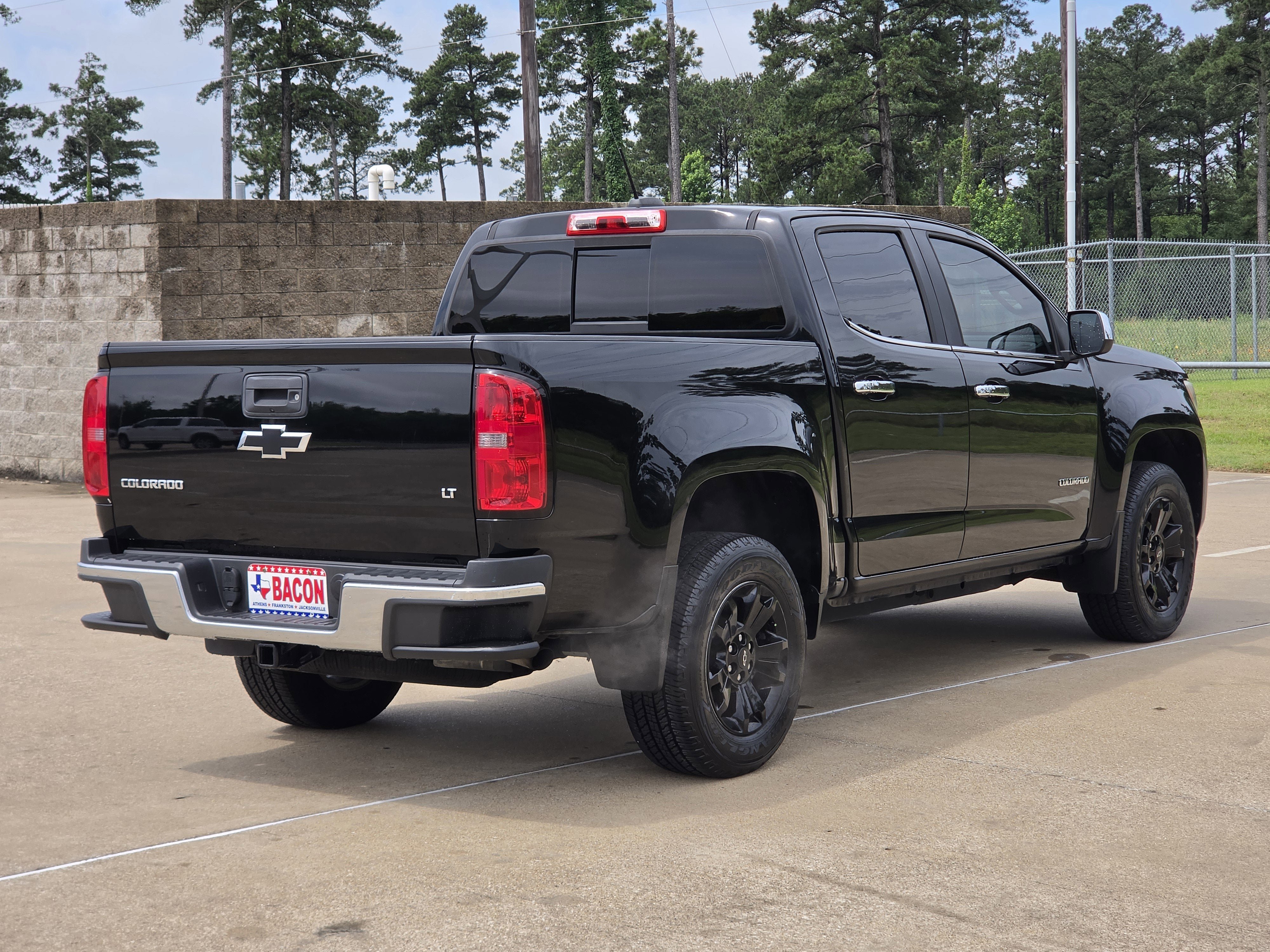 Used 2016 Chevrolet Colorado LT w/ Luxury Package, Chrome RWD image 4