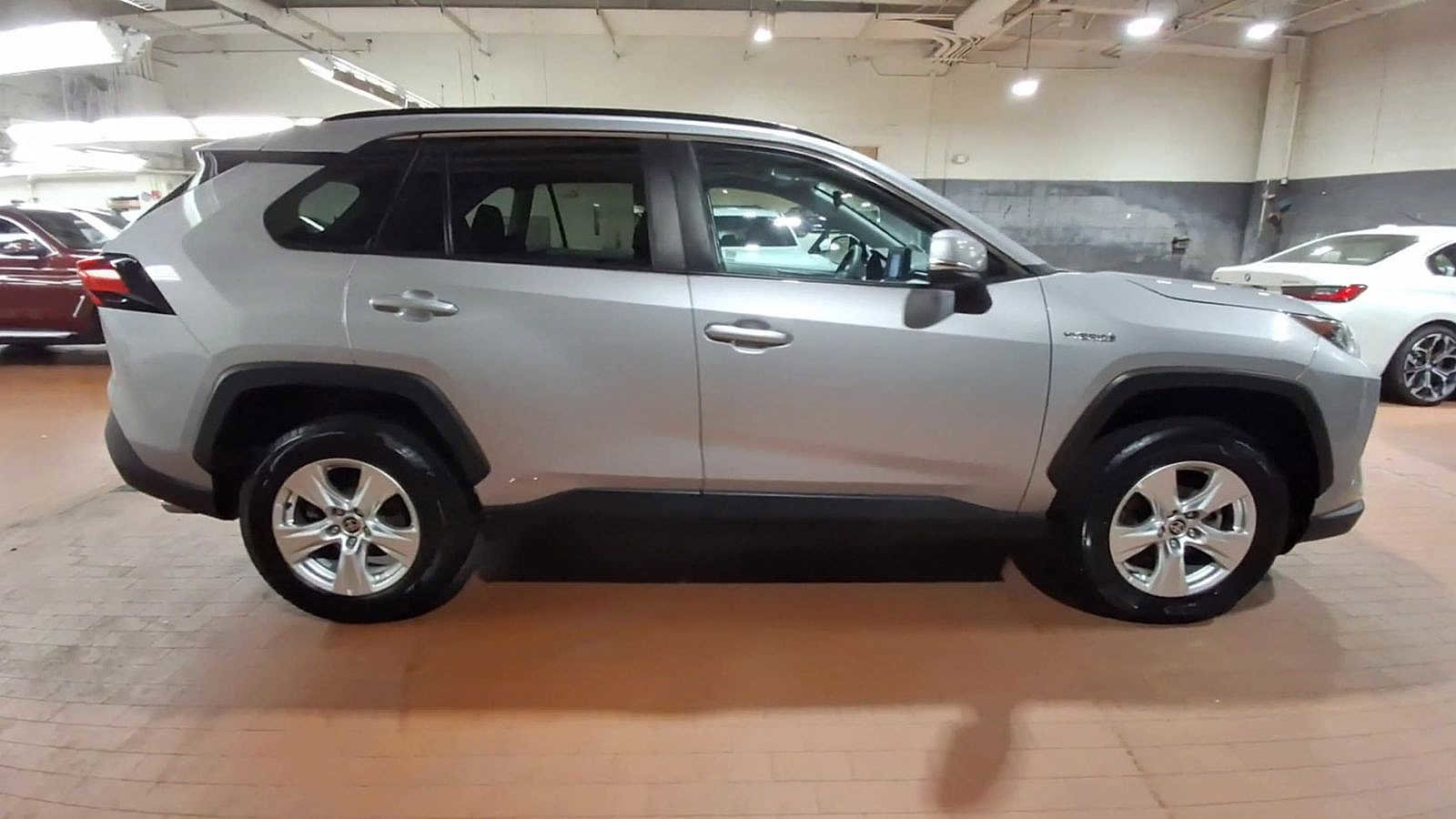 Used 2021 Toyota RAV4 XLE image 9