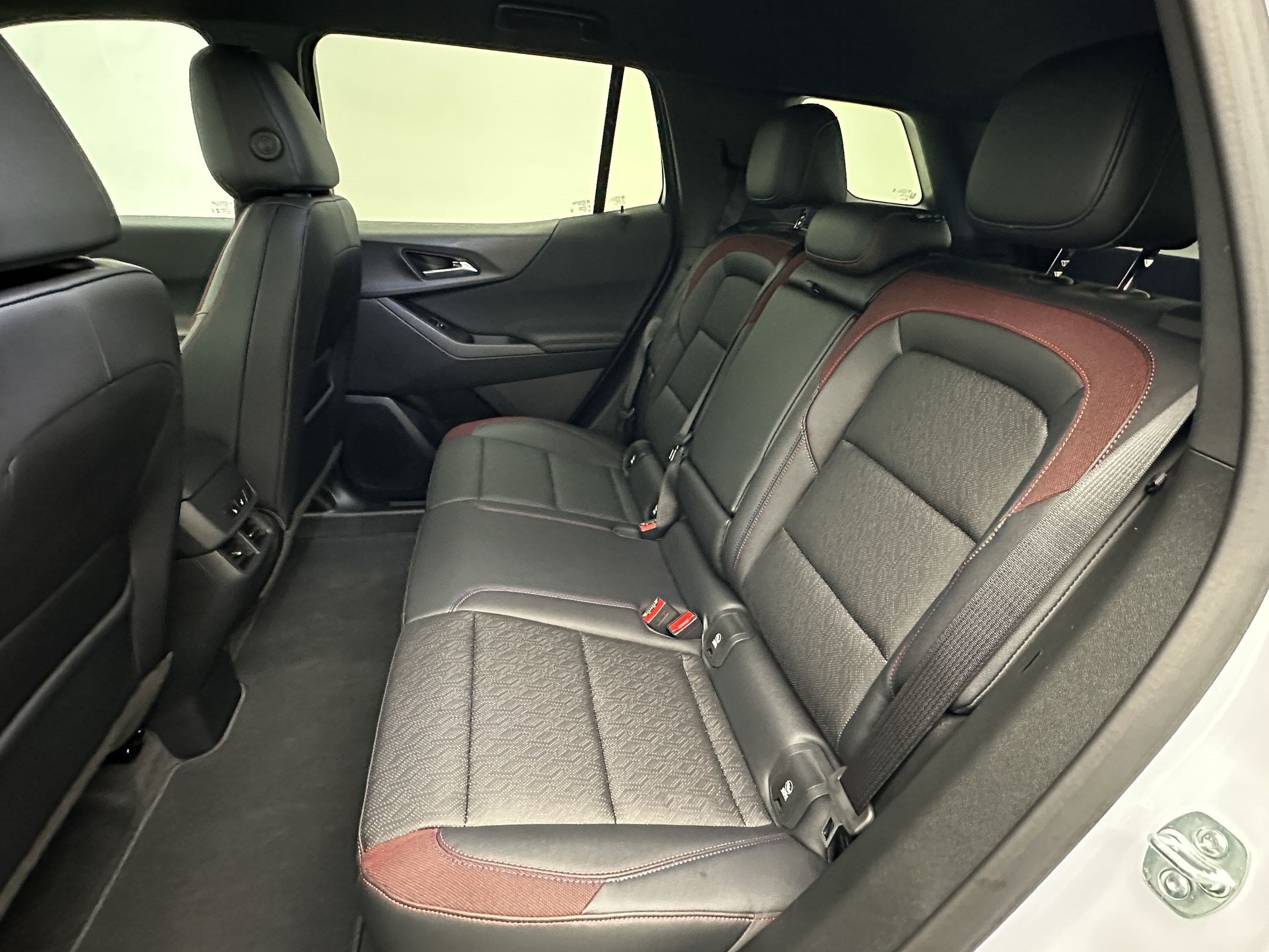 Certified 2026 Chevrolet Equinox RS w/ Convenience Package III AWD/4WD image 22