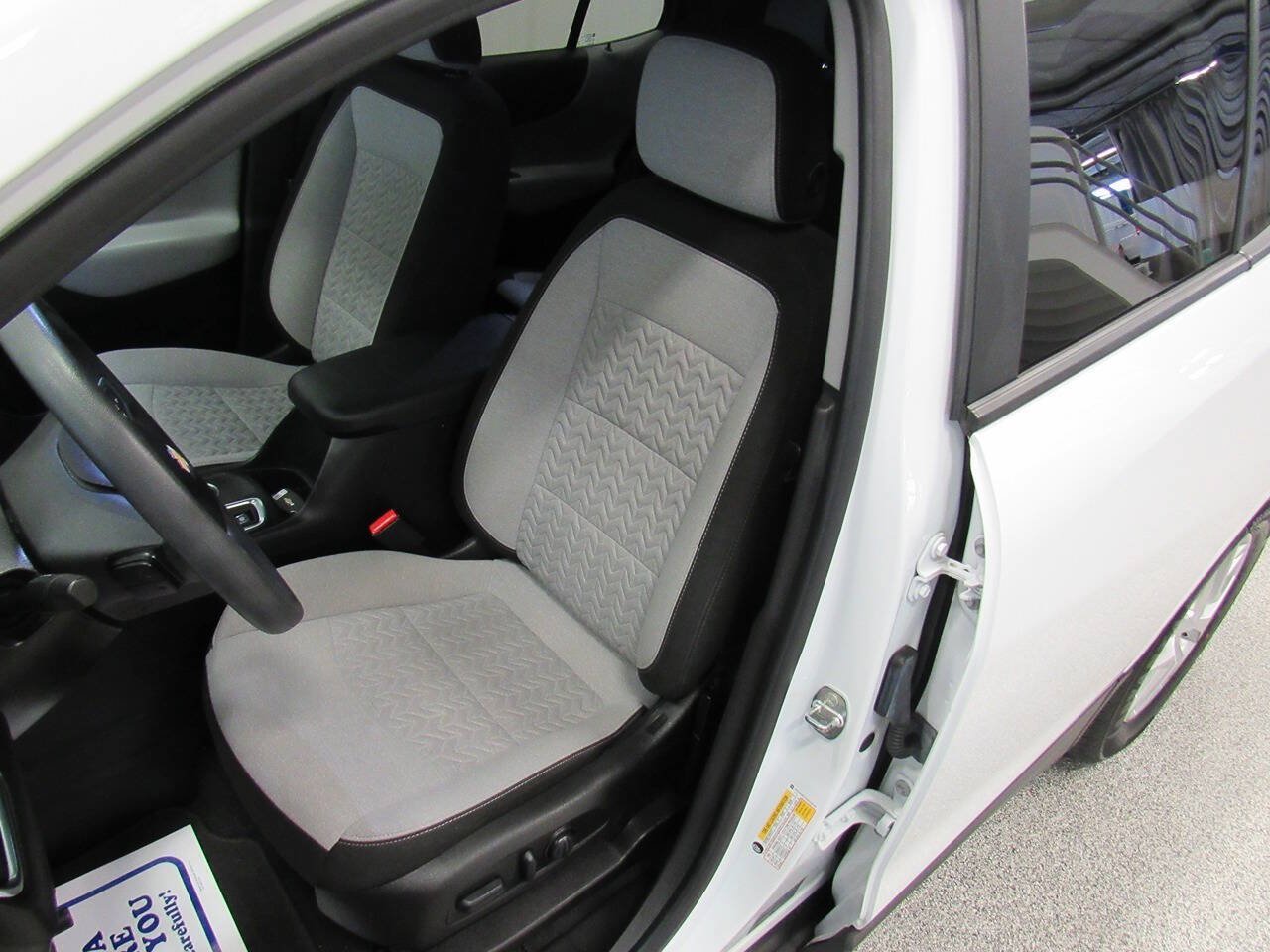 Used 2022 Chevrolet Equinox LS w/ LS Convenience Package AWD/4WD image 29