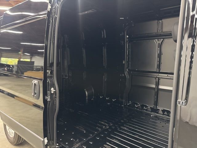 New 2026 RAM ProMaster 2500 w/ Quick Order Package 22G SLT image 10
