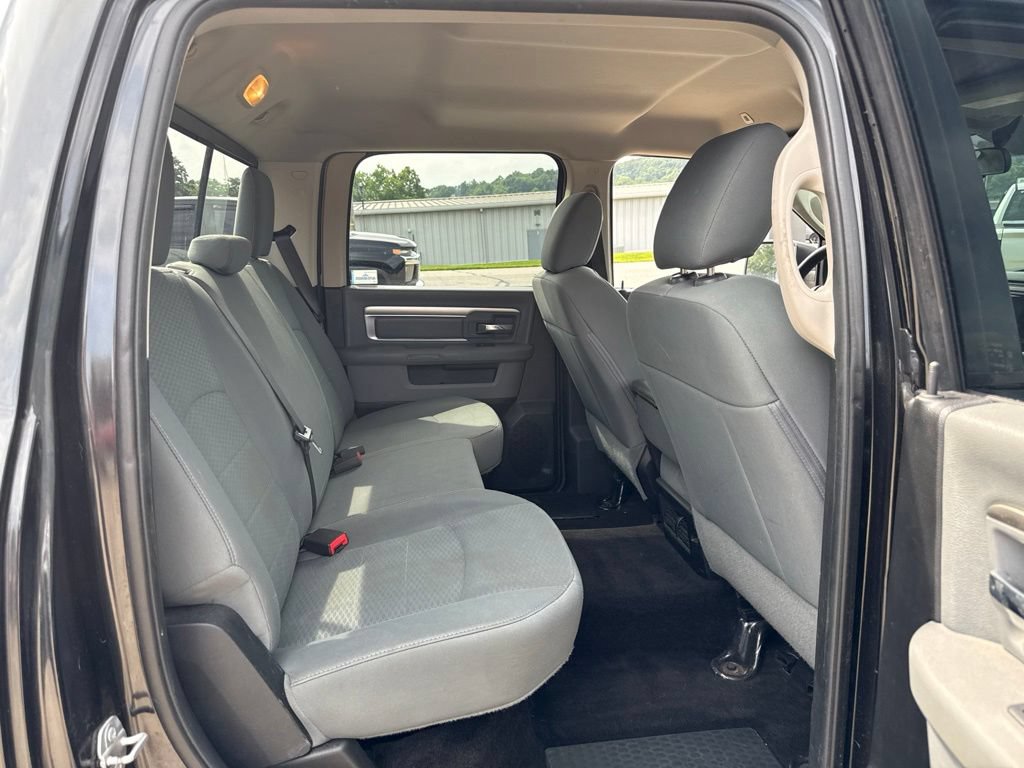 Used 2017 RAM 1500 Classic SLT AWD/4WD image 11