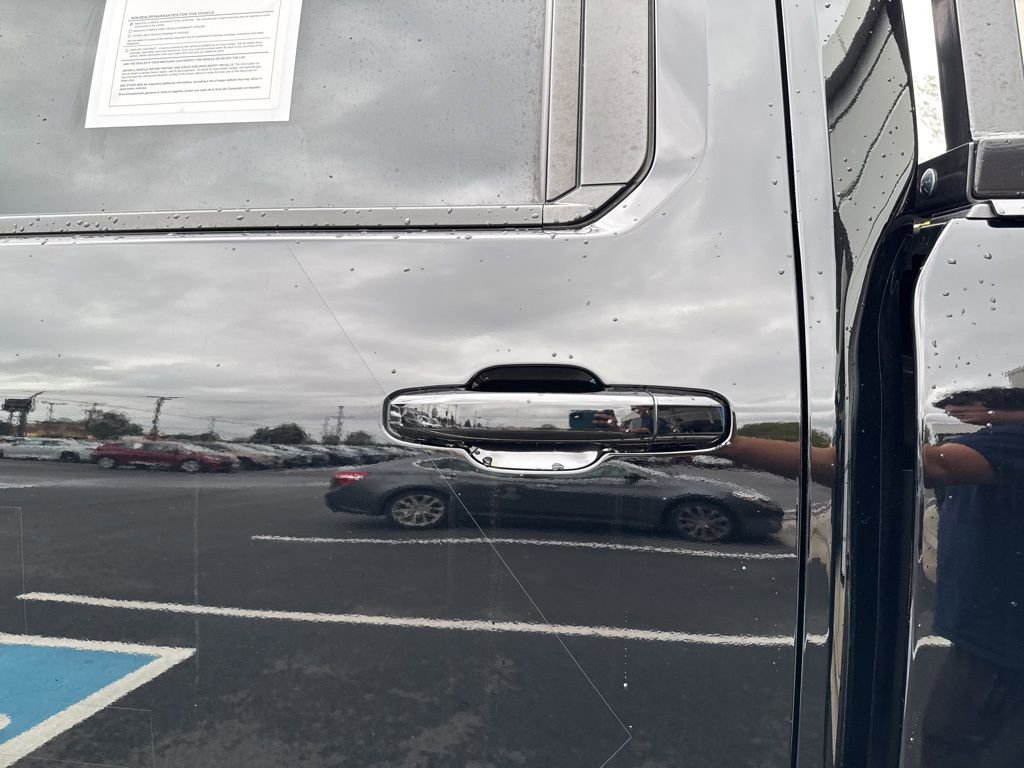 Used 2024 Chevrolet Silverado 2500 ZR2 w/ Technology Package image 14