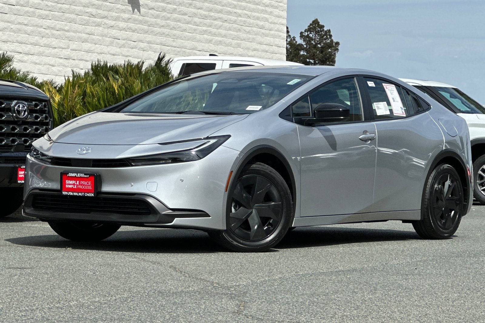 New 2026 Toyota Prius LE image 2