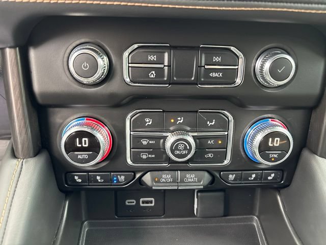 Used 2024 GMC Yukon AT4 AWD/4WD image 25